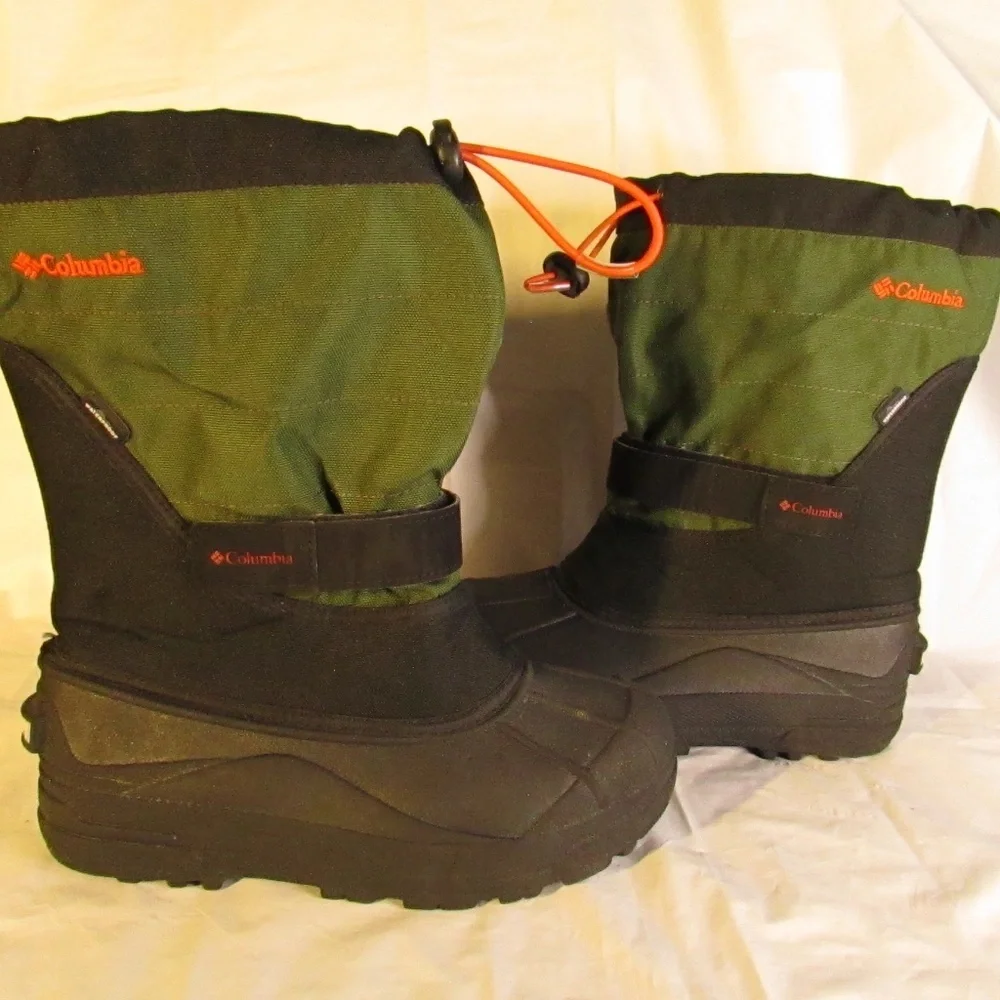Columbia Powderbug Plus II Youth winter snow boots